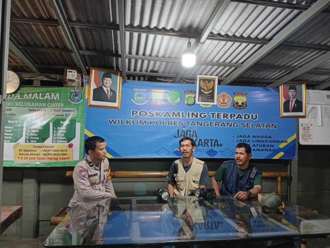 
					Bhabinkamtibmas Ciater Cek Poskamling Terpadu, Perkuat Program Jaga Jakarta+