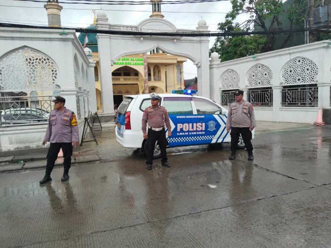 
					Patroli Skala Sedang Polsek Legok, Antisipasi Gangguan Kamtibmas
