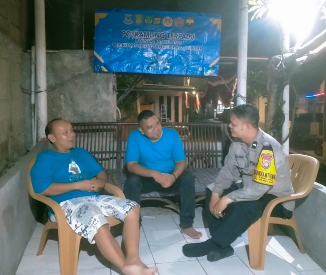 
					Bhabinkamtibmas Sambangi Pos Kamling Terpadu, Perkuat Sinergi Jaga Kamtibmas