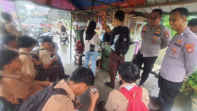 
					Sat Binmas Polres Tangsel Gelar Program CETAR di SMPN 1 Legok