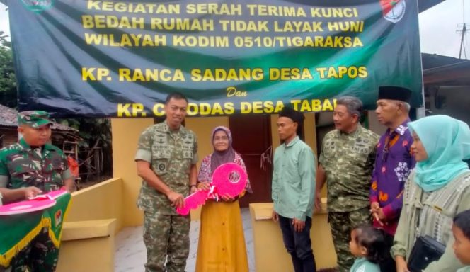 
					Suasana Haru! Dandim 0510/Tigaraksa Serahkan Kunci Bedah Rumah di Kp. Ranca Sadang