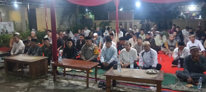 
					Bhabinkamtibmas Hadiri Pelantikan Ketua RW dan RT Perum Medang Lestari, Perkuat Sinergi Kamtibmas