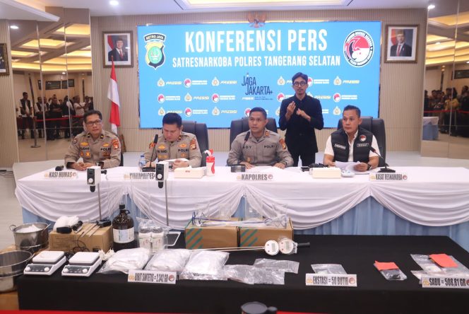 
					Polres Tangerang Selatan Ungkap Kasus Narkotika Sabu, Ekstasi, dan Sintetis, Amankan 5 Tersangka