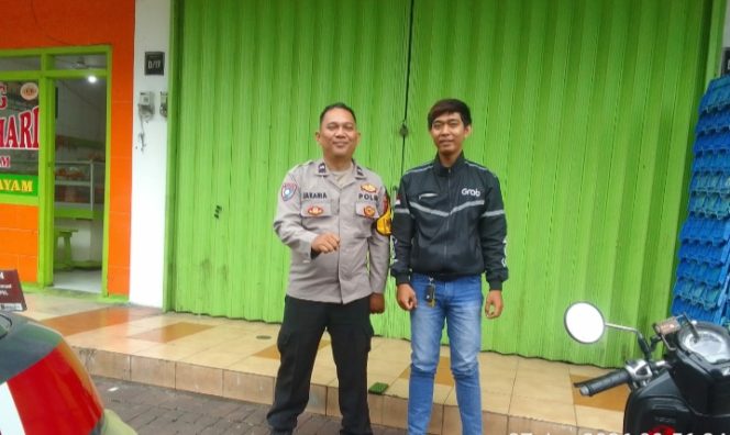 
					Door to Door System, Bhabinkamtibmas Bojong Nangka Ajak Warga Jaga Kamtibmas