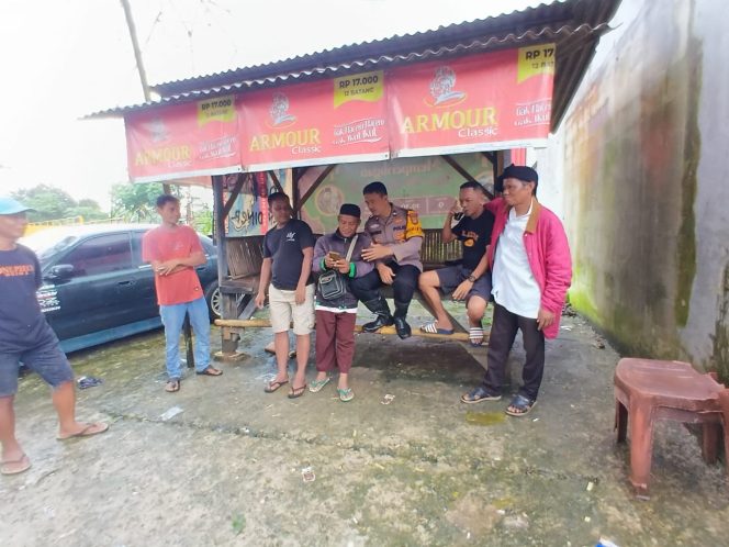 
					Cooling System Polsek Curug, Bhabinkamtibmas Rangkul Tokoh Masyarakat Jaga Kondusifitas Wilayah