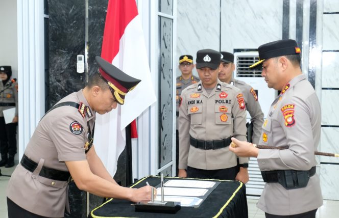 
					Perkuat Formasi di Awal Tahun 2026: Kapolda Kalbar Pimpin Sertijab Strategis