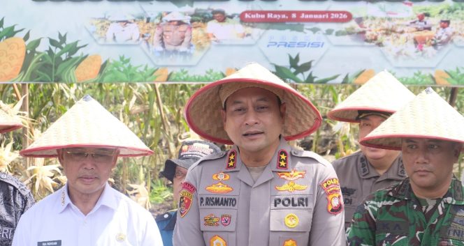 
					Cetak Sejarah, Polda Kalbar Sabet Rekor MURI Panen dan Pemipilan Jagung Serentak di Bengkayang