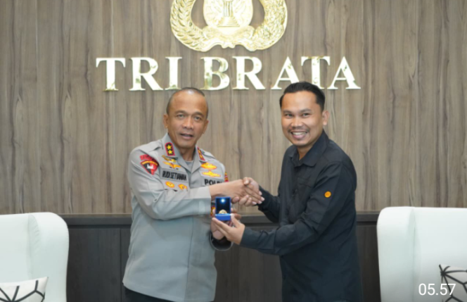 
					Dukung Program Sauyunan Jaga Lembur, Media Televisi IJTI Jabar Silaturahmi Ke Kapolda Jabar