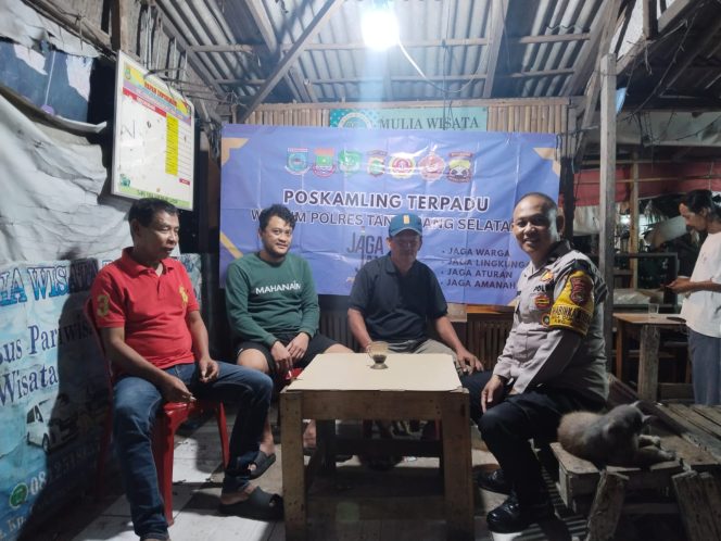 
					Sambang Pos Kamling Terpadu, Bhabinkamtibmas Cukanggalih Perkuat Program Jaga Jakarta