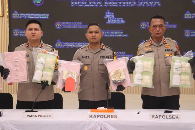 
					Komitmen Berantas Narkoba, Polsek Serpong Polres Tangsel Amankan 2,1 Kg Sabu