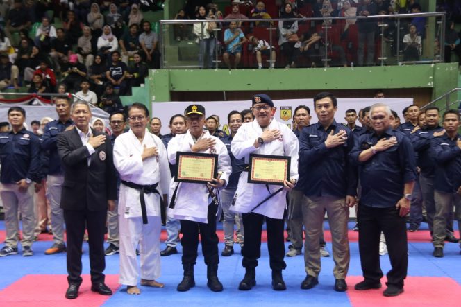 
					Dansat Brimob Polda Jabar Hadiri Pelantikan Pengda INKANAS Jabar dan Penutupan Kapolda Cup VII 2026