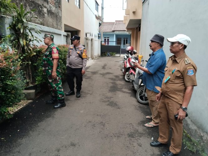 
					Sinergi Tiga Pilar, Bhabinkamtibmas Kedaung Intensifkan Sambang dan Cooling System Jaga Stabilitas Kamtibmas