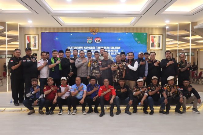 
					Pererat Sinergitas, Kapolres Tangsel Silaturahmi Bersama Ketua Ormas Se-Kota Tangerang Selatan