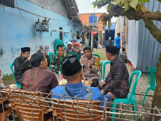 
					Cooling Kamtibmas Melalui Sambang Warga, Bhabinkamtibmas Ajak Masyarakat Lebih Peduli Keamanan Lingkungan