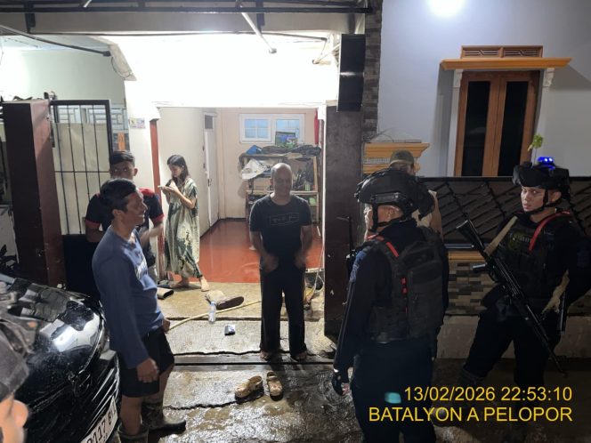 
					Patroli Dialogis Satuan Penindak Perusuh Batalyon A Pelopor Sambangi Kawasan Rancaekek hingga Majalaya untuk Jaga Stabilitas Kamtibmas Malam Hari