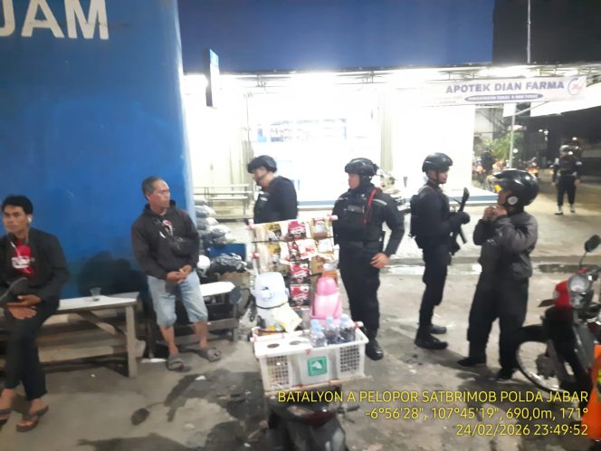 
					Patroli SPP Batalyon A Pelopor dalam Rangka Operasi Pekat Lodaya 2026 di Wilayah Jatinangor
