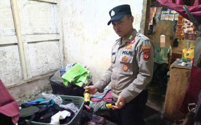 
					Polsek Wanaraja Gencar Razia Miras, Sejumlah Botol Minuman Keras Diamankan