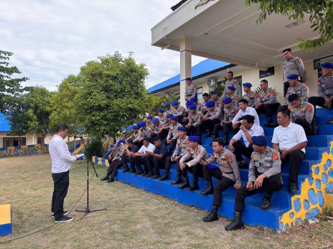 
					Memperdalam Ilmu Undang – Undang Pidana,; Ditpolairud Polda Gorontalo Sosialisasi Sesama Anggota