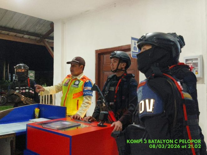 
					Patroli Malam Brimob Purwakarta, SPP Kompi 3 Batalyon C Pelopor Jaga Keamanan & Beri Rasa Aman Masyarakat