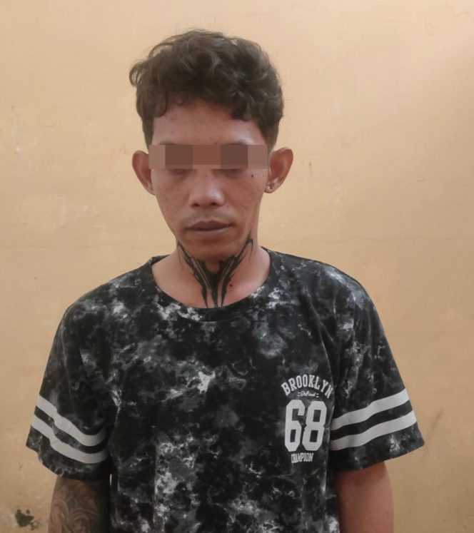 
					Polsek Limbangan Polres Garut Amankan Pelaku Pencurian di Toko Foto Studio