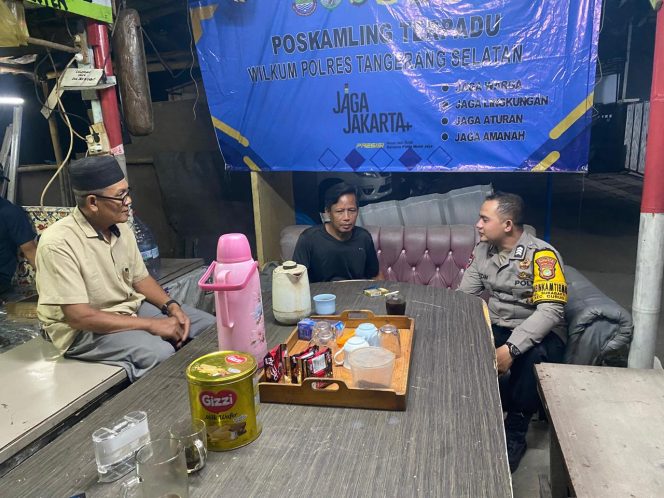 
					Sambang Pos Kamling Terpadu, Bhabinkamtibmas Sukabakti Ajak Warga Perkuat Keamanan Lingkungan di Bulan Ramadhan