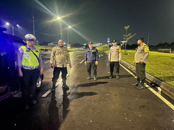 
					Patroli Cipkon KRYD Dini Hari, Polsek Pagedangan Antisipasi Tawuran dan Kejahatan Jalanan
