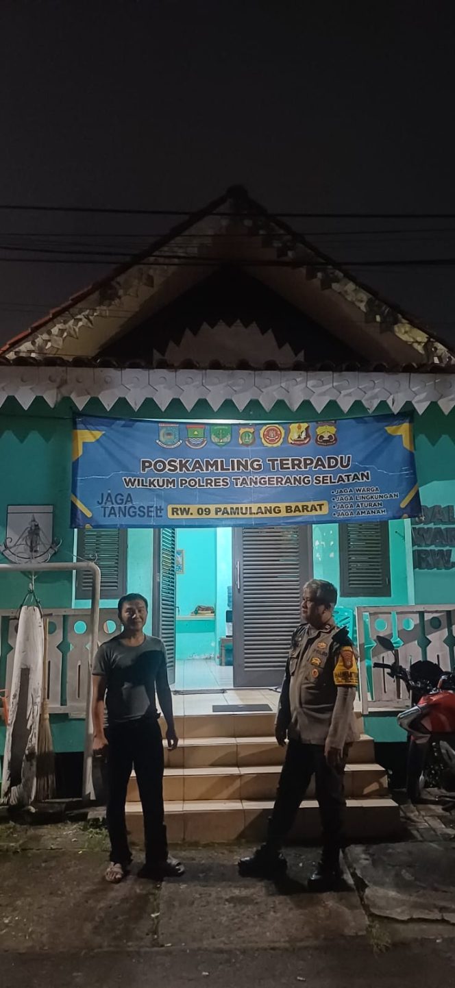 
					Sambang Pos Kamling, Bhabinkamtibmas Pamulang Barat Ajak Warga Perkuat Siskamling