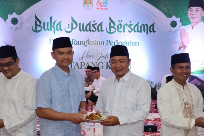 
					Kapolres Ketapang Hadiri Buka Puasa Bersama Forkopimda dalam Rangka Hari Jadi Kabupaten Ketapang ke-608