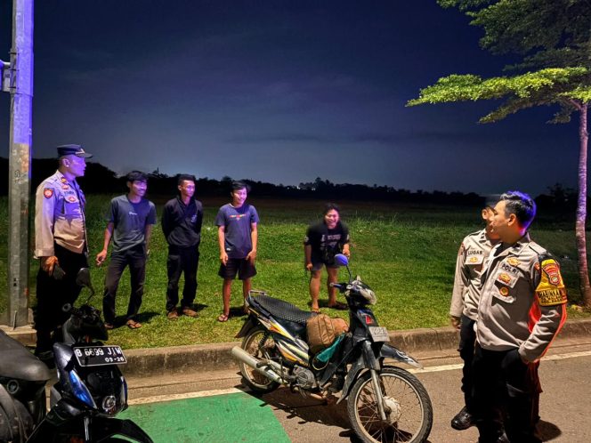 
					Patroli KRYD Polsek Pagedangan Intensifkan Strong Point, Wujudkan Malam Aman bagi Masyarakat