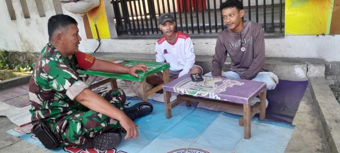 
					Babinsa Koramil 14/Panongan Laksanakan Komsos Bersama Warga Mekarbakti, Jaga Kondusifitas Wilayah di Bulan Ramadhan