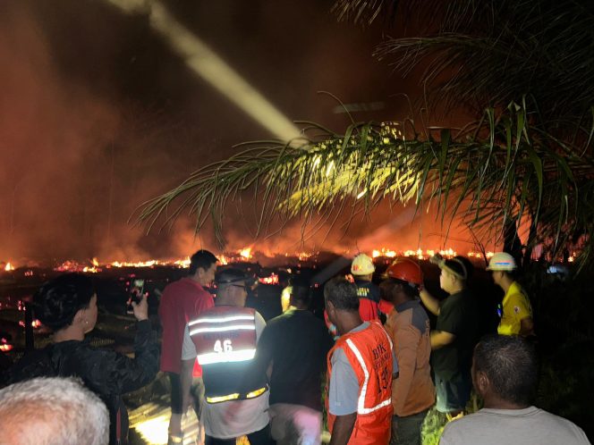 
					Personel Pamapta I Polres Ketapang Sigap Tangani Kebakaran Mess GOR PT. Suka Jaya Makmur