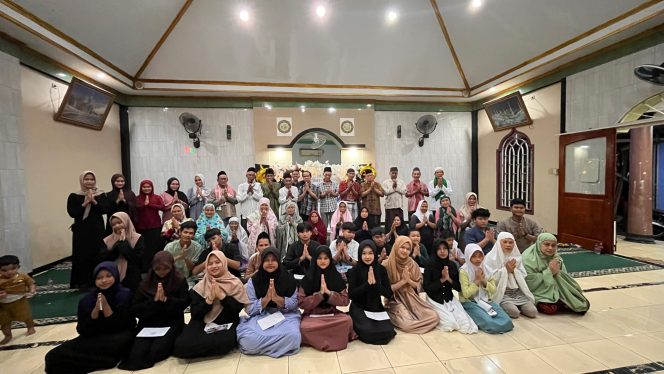
					Remaja Musholla Nurul Huda Cirompang Tebar Kepedulian Lewat Bakti Sosial Ramadhan