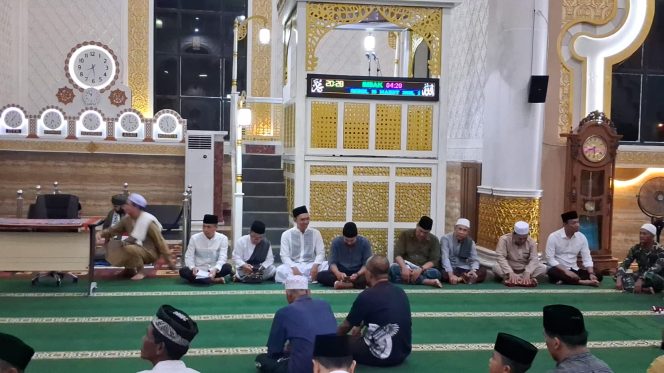 
					Mewakili Kapolres Ketapang, Kasat Binmas Hadiri Peringatan Nuzulul Qur’an di Masjid Al-Ikhlas