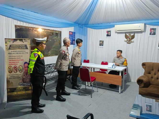 
					Kapolres Tinjau Pos Pam SCBD Bintaro, Pengamanan Ops Ketupat Jaya Berjalan Optimal dan Kondusif