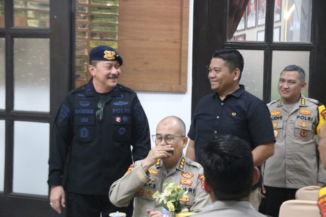 
					Sinergi Pengamanan Malam Takbiran, Brimob Jabar Ikuti Arahan Langsung Kapolri dari Bandung