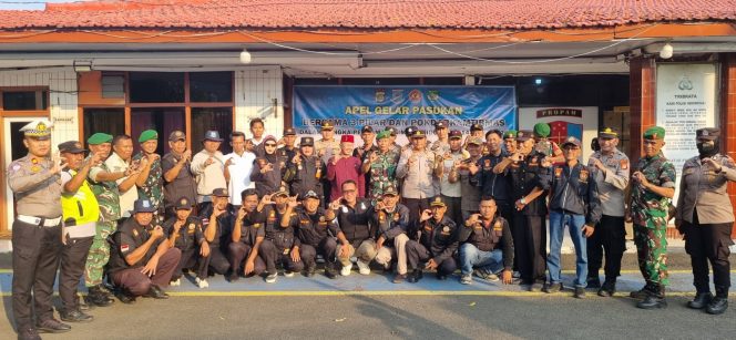 
					Apel Gelar Pasukan Pengamanan Malam Idul Fitri 1447 H, Polsek Ciputat Timur Libatkan 3 Pilar dan Elemen Masyarakat