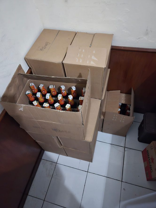 
					Polsek Ciputat Timur Tindak Warung Jamu Penjual Minuman Beralkohol Tanpa Izin