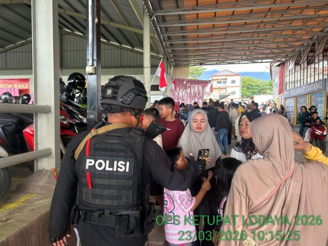 
					Patroli Humanis Brimob Jabar di Kuningan : Jaga Keamanan Wisatawan di Momentum Idul Fitri 1447 H