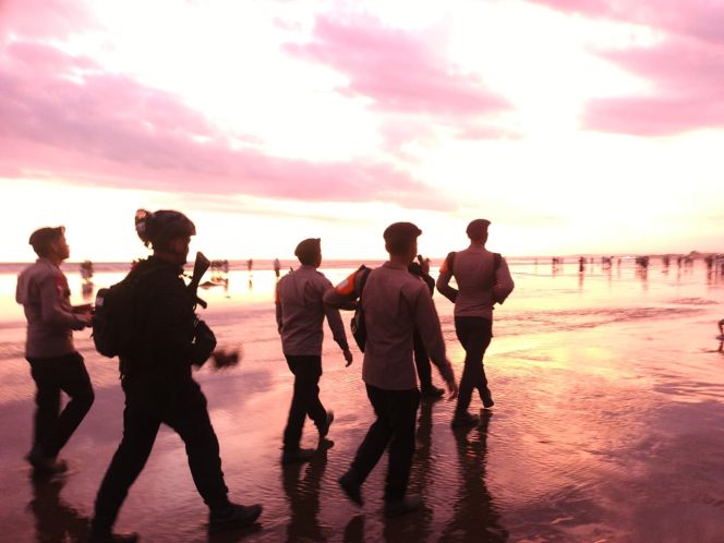 
					PRC & SAR Brimob Jabar Siaga Penuh di Pangandaran, Pastikan Wisatawan Aman di Suasana Lebaran 2026