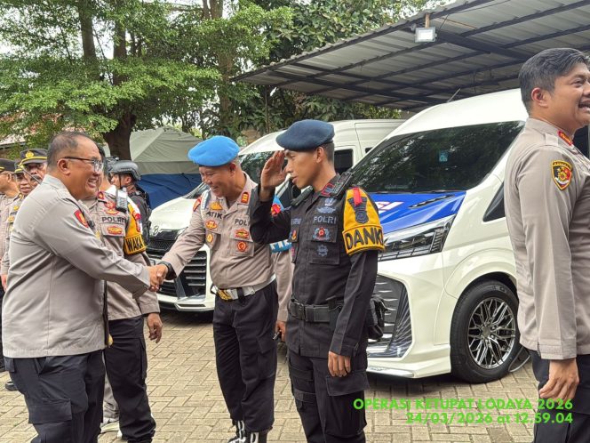 
					Kunjungan Kapolda Polda Jabar di Pos Terpadu Cikopo, PRC Brimob Siaga Amankan Arus Lebaran 2026 di Purwakarta