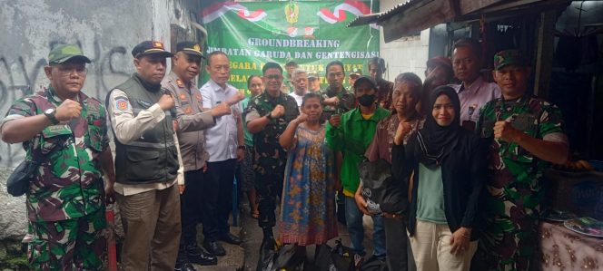 
					Negara Hadir Untuk Rakyat Melalui Karya Bakti TNI, Dandim 0503/JB Kolonel Kav Sigit Dharma Wiryawan Hadiri Giat Ground Breaking Jembatan Garuda dan Gentengisasi Secara Virtual