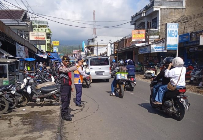 
					Pasca Ops Ketupat 2026, Arus Lalu Lintas di Garut Terpantau Ramai Lancar dan Terkendali