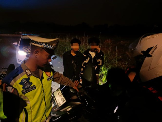 
					Tim Patroli Perintis Presisi Polres Tangsel Tindak Tegas Pelaku Sajam, Ciptakan Malam Aman dan Kondusif