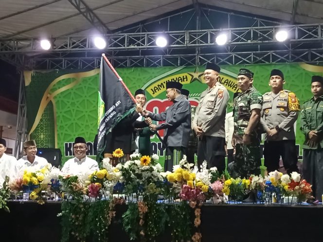 
					Kasat Binmas Polres Ketapang Hadiri Pembukaan Safari Sholawat 41 Malam “Tombo Ati”