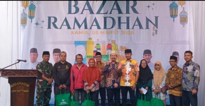 
					Hujan Tak Surutkan Antusias Warga, Bazar Ramadan Ciputat Timur Diserbu Pembeli