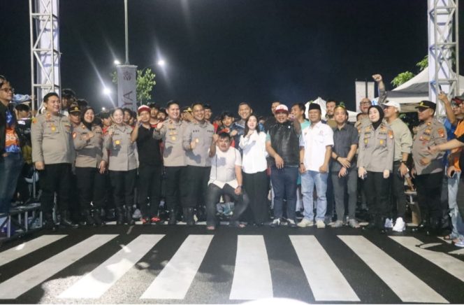 
					Ribuan Warga Antusias Saksikan Fun Night Run Polres Tangerang Selatan