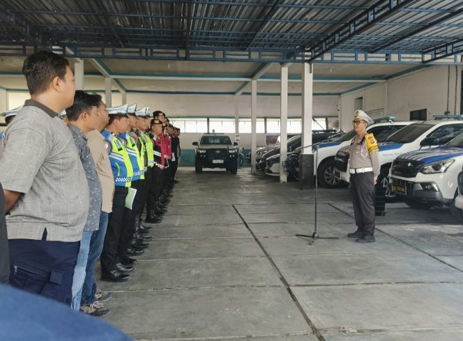 
					Pimpin Apel Ops Ketupat Telabang 2026, Dirlantas Polda Kalteng Tekankan Pelayanan Mudik Aman