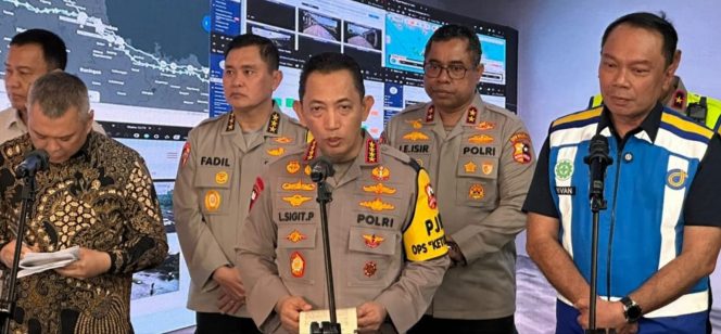 
					Kapolri Tinjau Arus Balik Lebaran di Jati Asih Pastikan Perjalanan Masyarakat Aman dan Nyaman