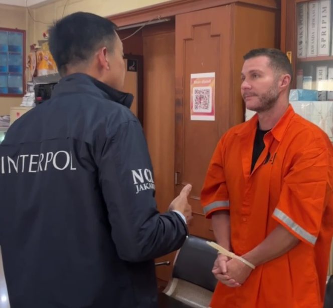 
					Buron Interpol Asal Inggris Steven Lyons Ditangkap di Bali