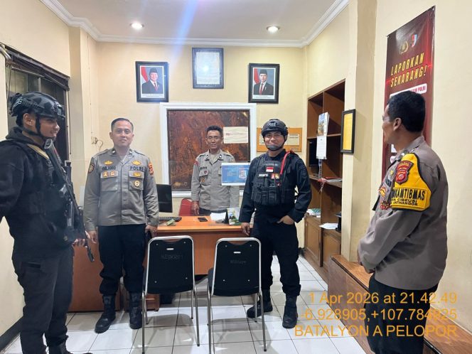 
					Patroli Malam SPP Brimob Jabar di Jatinangor, Wujud Nyata Jaga Stabilitas Kamtibmas